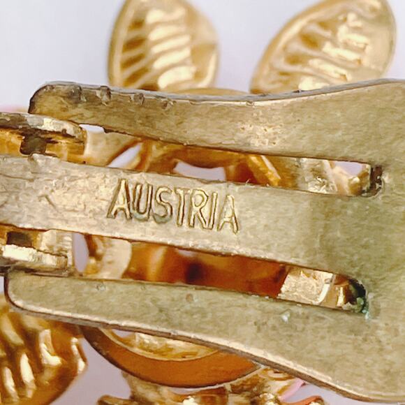 VTG Mid Century Signed Austria Pink Enamel Rhinestone Flower Clip On Earrings - Picture 8 of 13